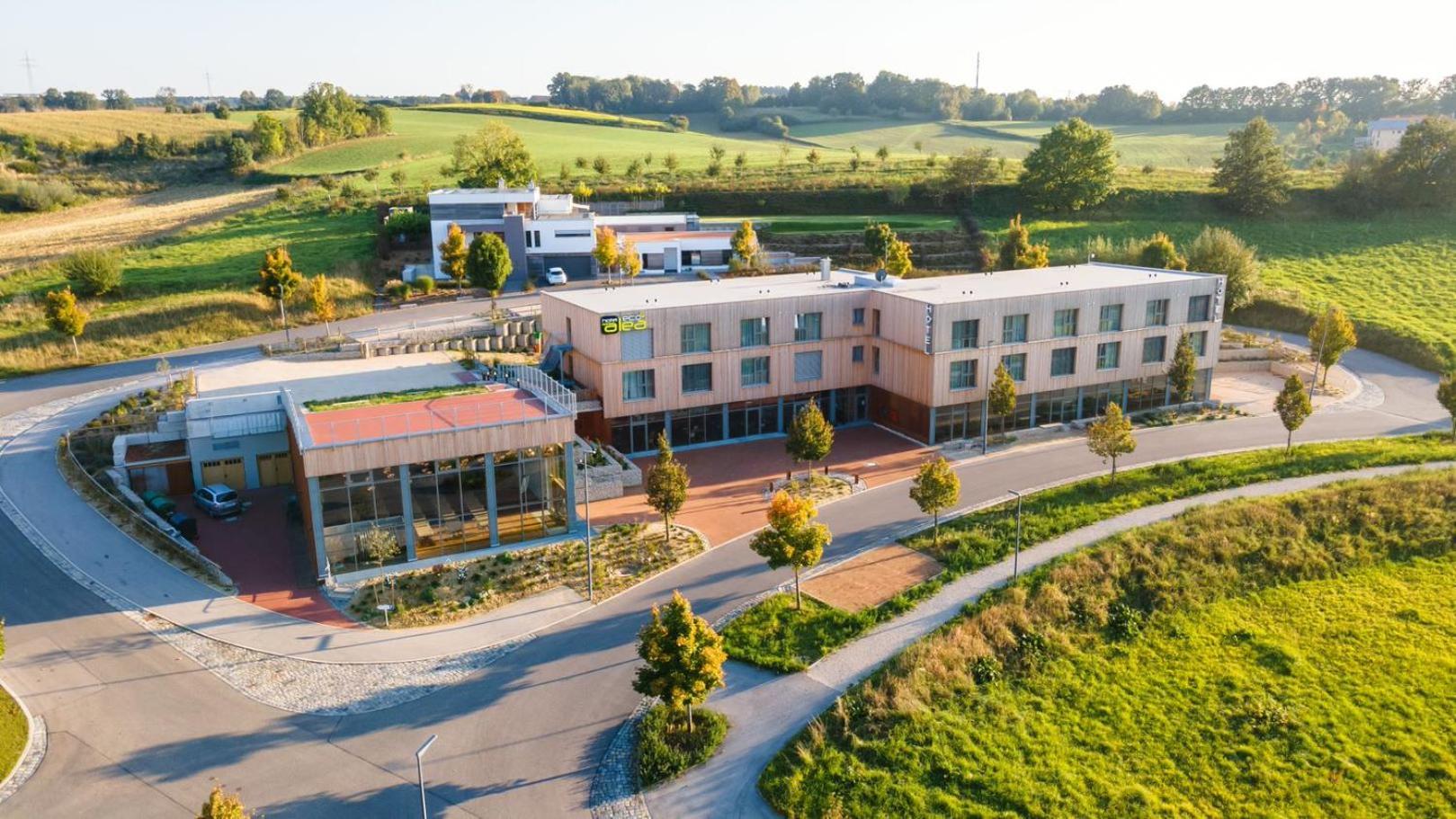 Oekohotel Aus Holz Alea Eco Пфаффенхофен-ан-дер-Ильм Экстерьер фото